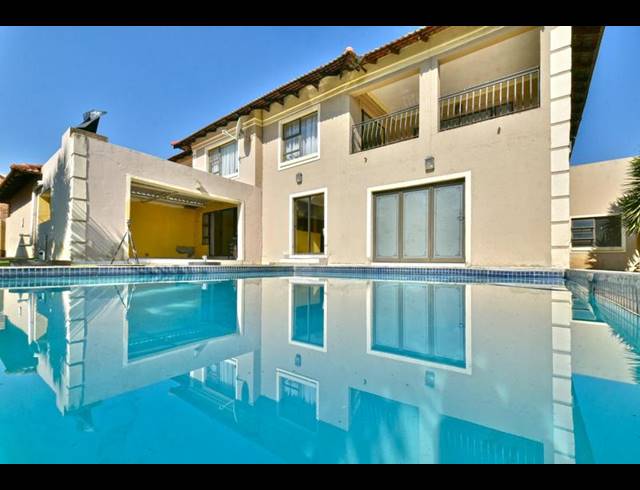 6 BEDROOM HOUSE FOR SALE IN SONNEVELD